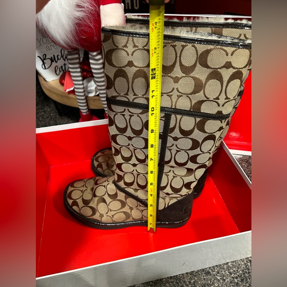 Coach fur ugh style boots size 8 woman’s